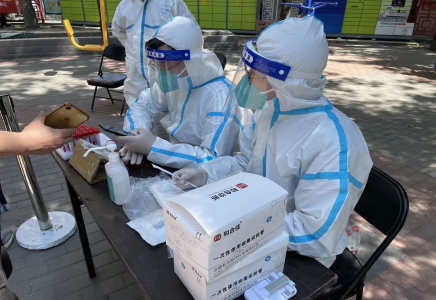 奮戰(zhàn)有我 | 北汽財(cái)務(wù)公司支援一線逆行者，抗“疫”勇?lián)?dāng)