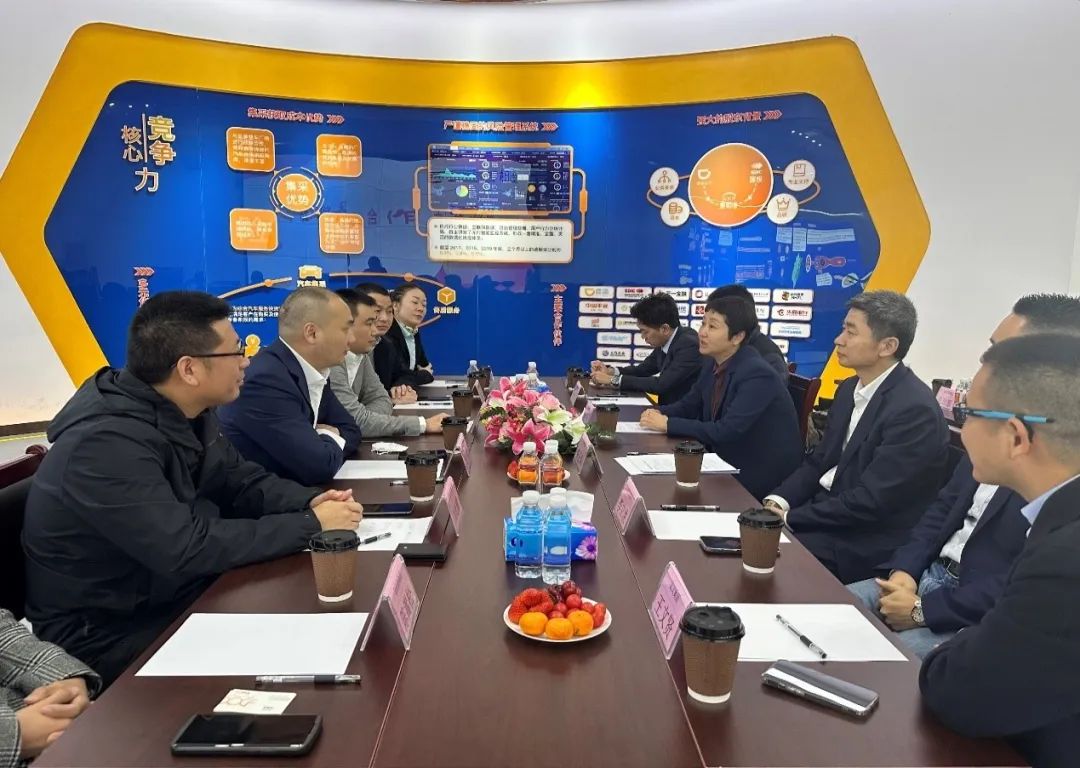 誠(chéng)鑫實(shí)意助經(jīng)營(yíng) 勇毅沖刺開(kāi)門(mén)紅|朱正華帶領(lǐng)北汽金融團(tuán)隊(duì)深入一線把脈市場(chǎng)